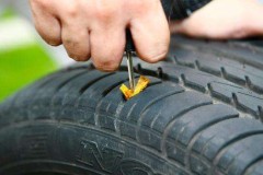 如何正确修补轮胎